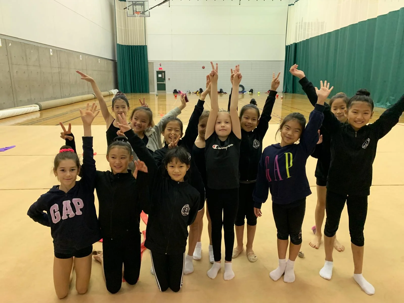Cours de gymnastique rythmique pour filles — Questo Montréal