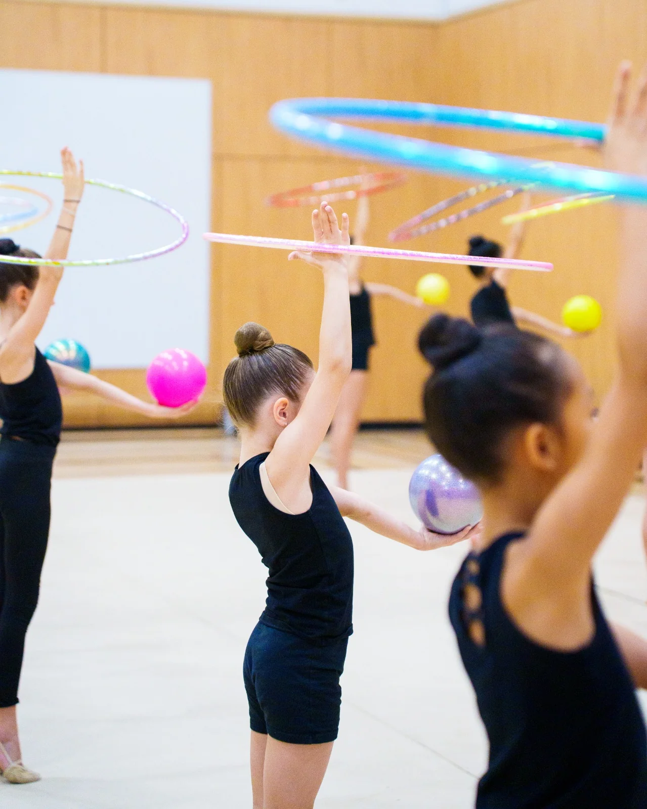 Cours de gymnastique rythmique pour filles — Questo Montréal
