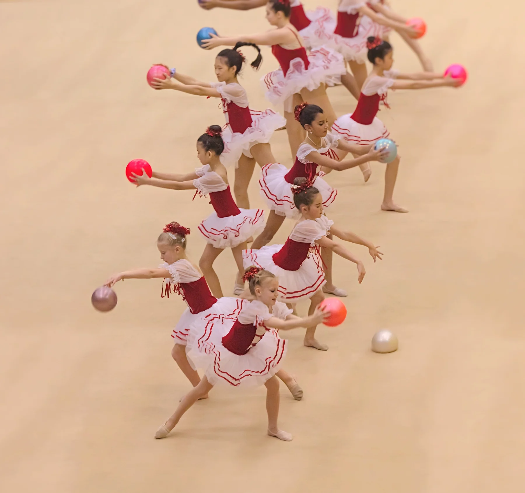 Performance en compétition de gymnastique rythmique — Questo Montréal