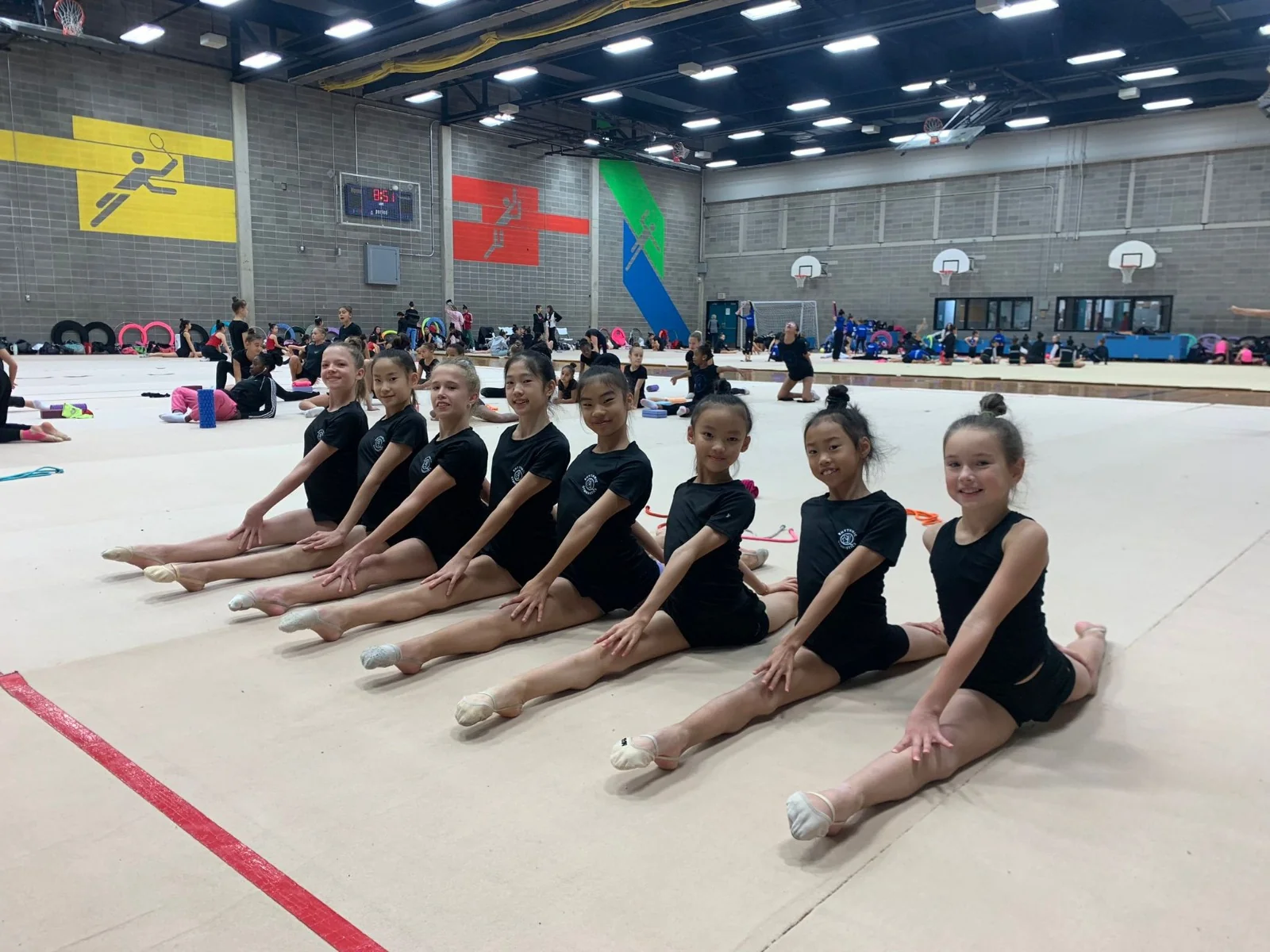 Performance en compétition de gymnastique rythmique — Questo Montréal