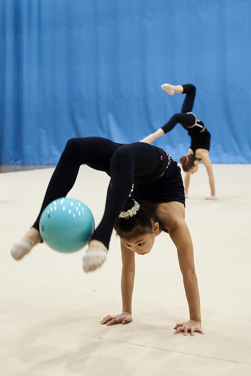 Cours de gymnastique rythmique pour filles — Questo Montréal