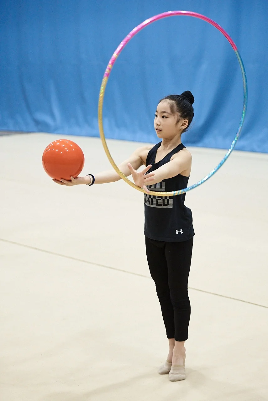 Cours de gymnastique rythmique pour filles — Questo Montréal