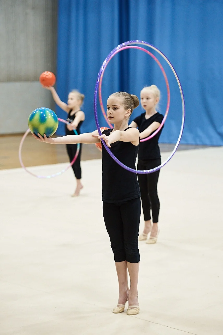 Cours de gymnastique rythmique pour filles — Questo Montréal