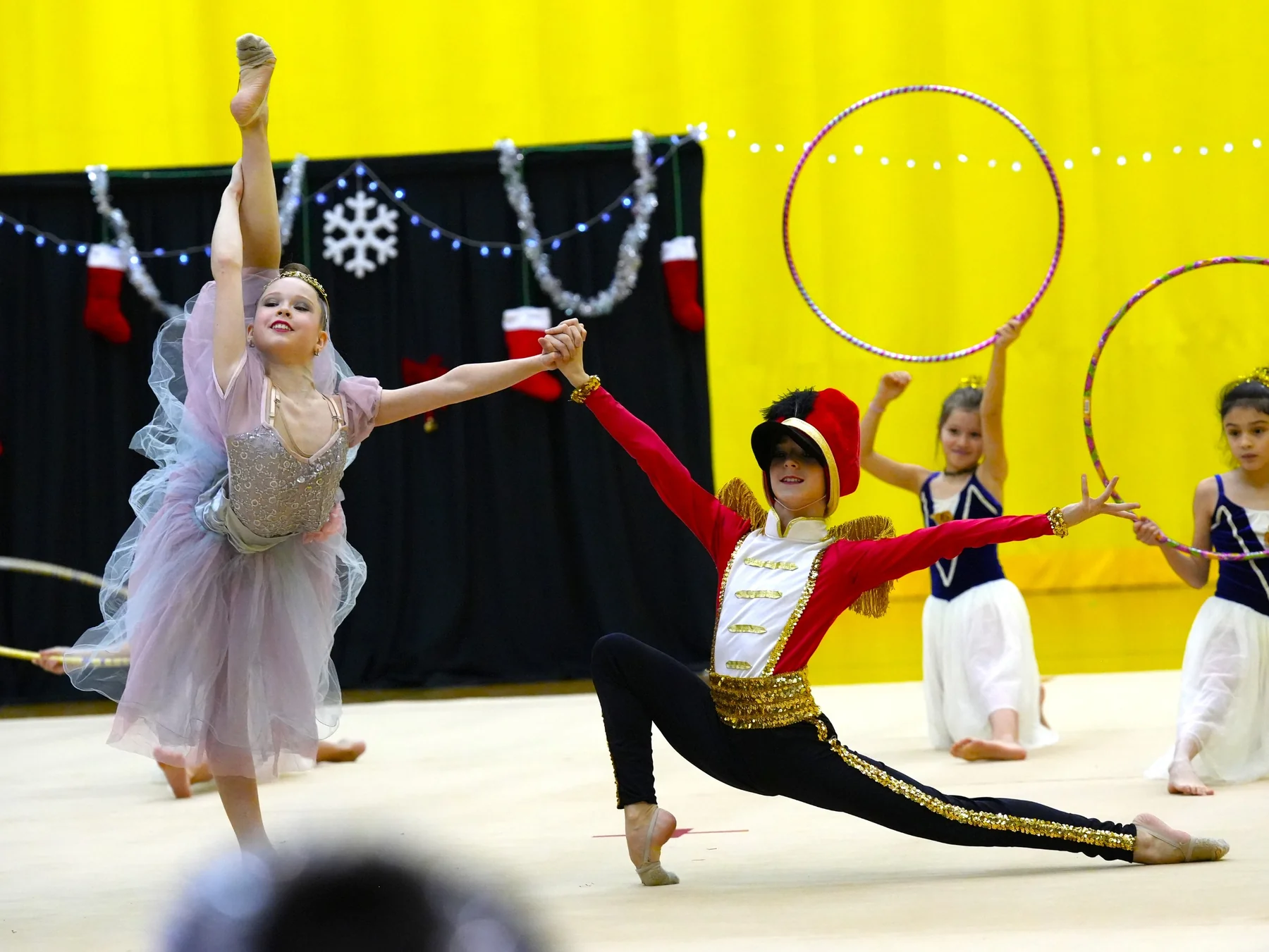 Performance en compétition de gymnastique rythmique — Questo Montréal