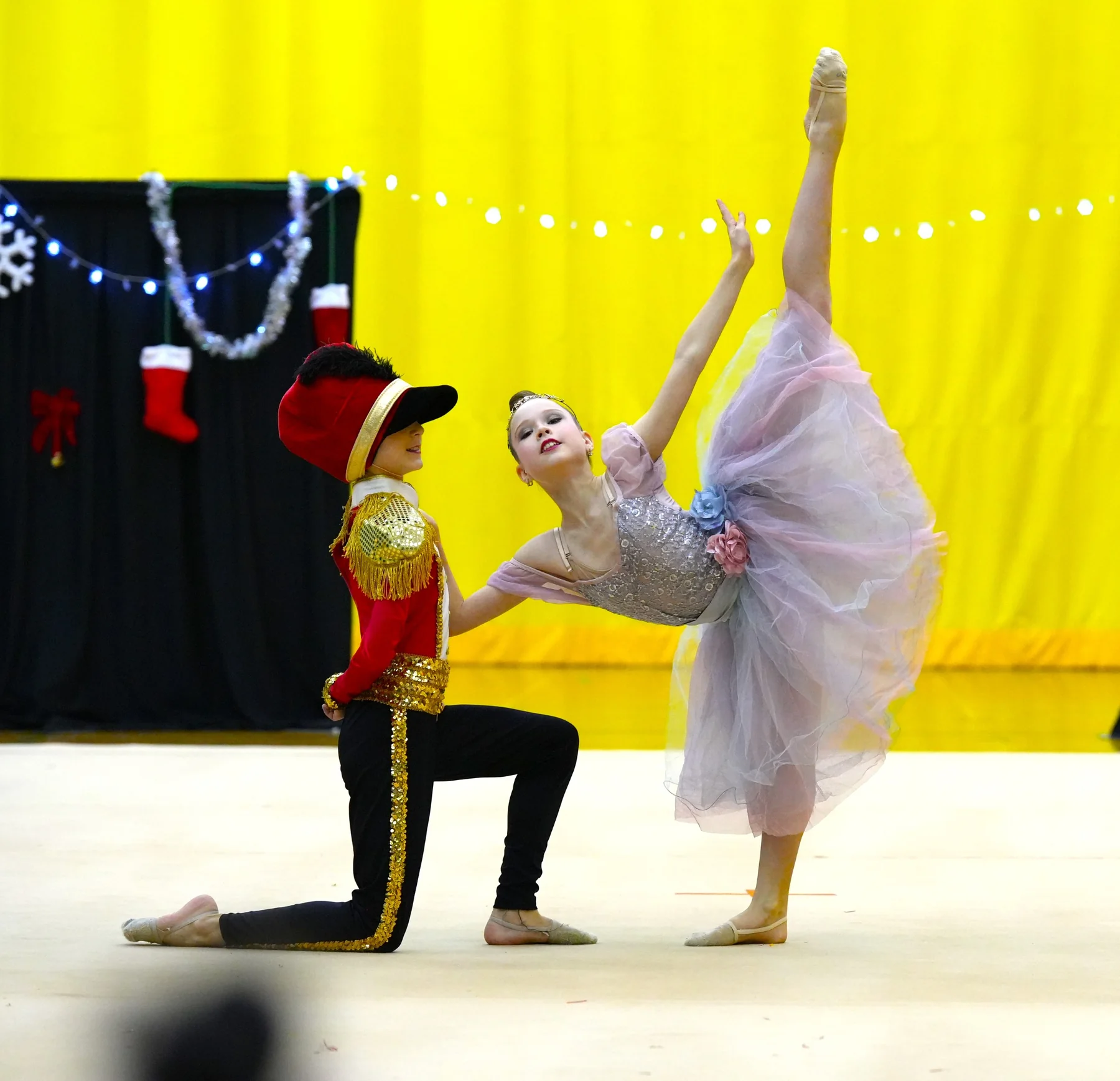 Performance en compétition de gymnastique rythmique — Questo Montréal