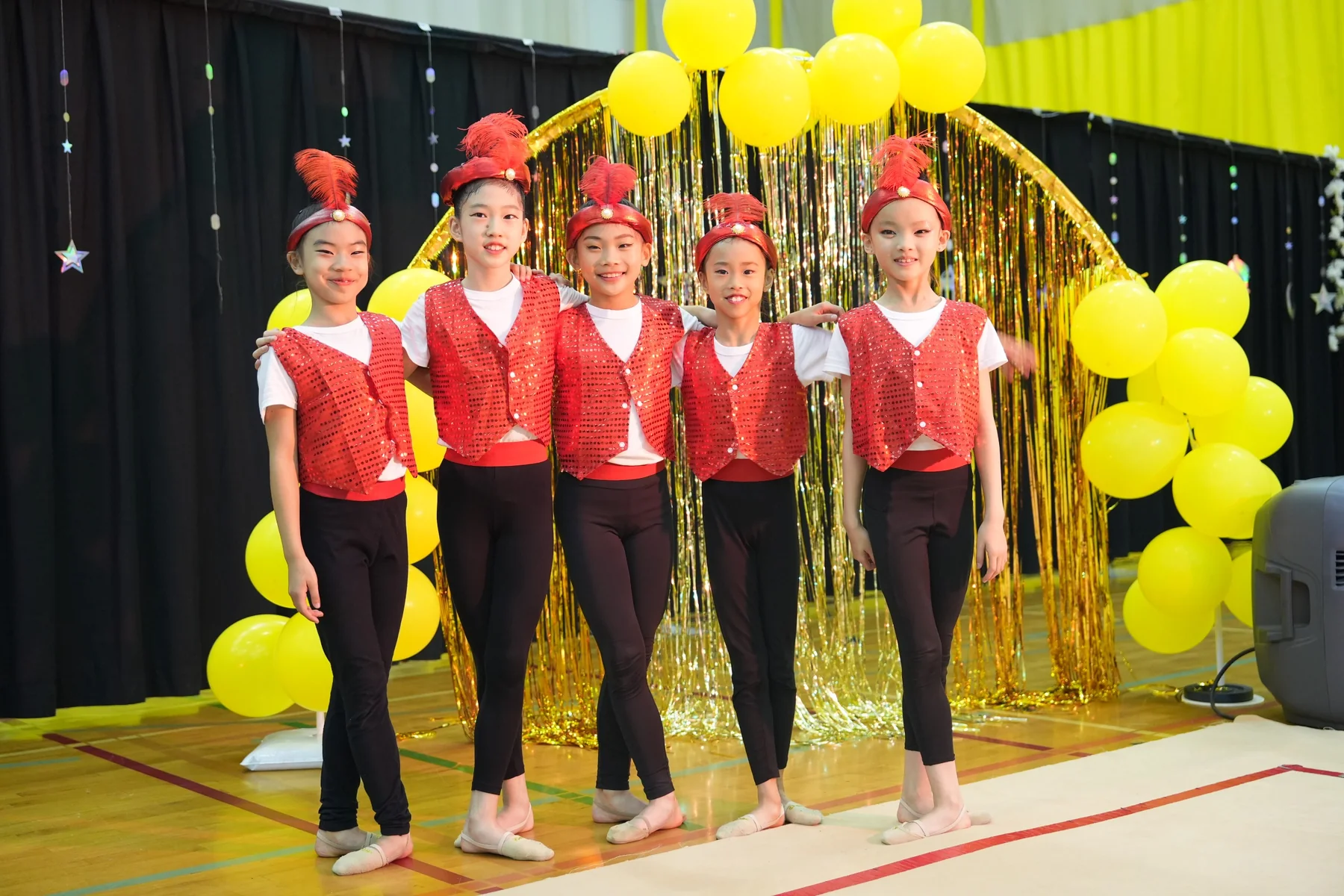 Performance en compétition de gymnastique rythmique — Questo Montréal