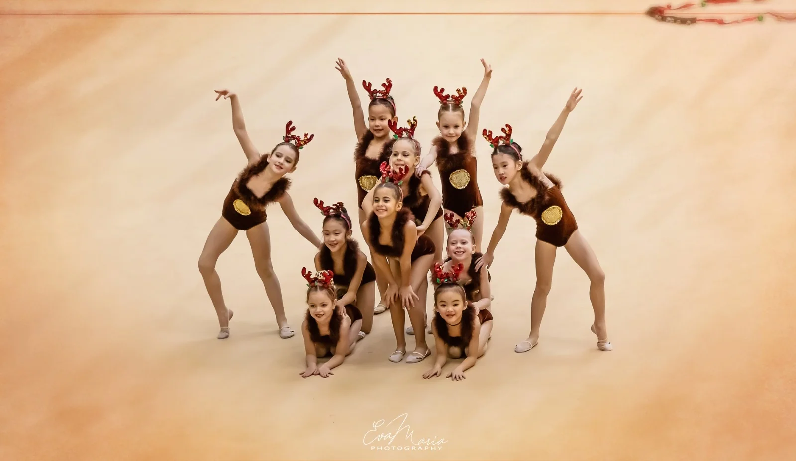 Performance en compétition de gymnastique rythmique — Questo Montréal